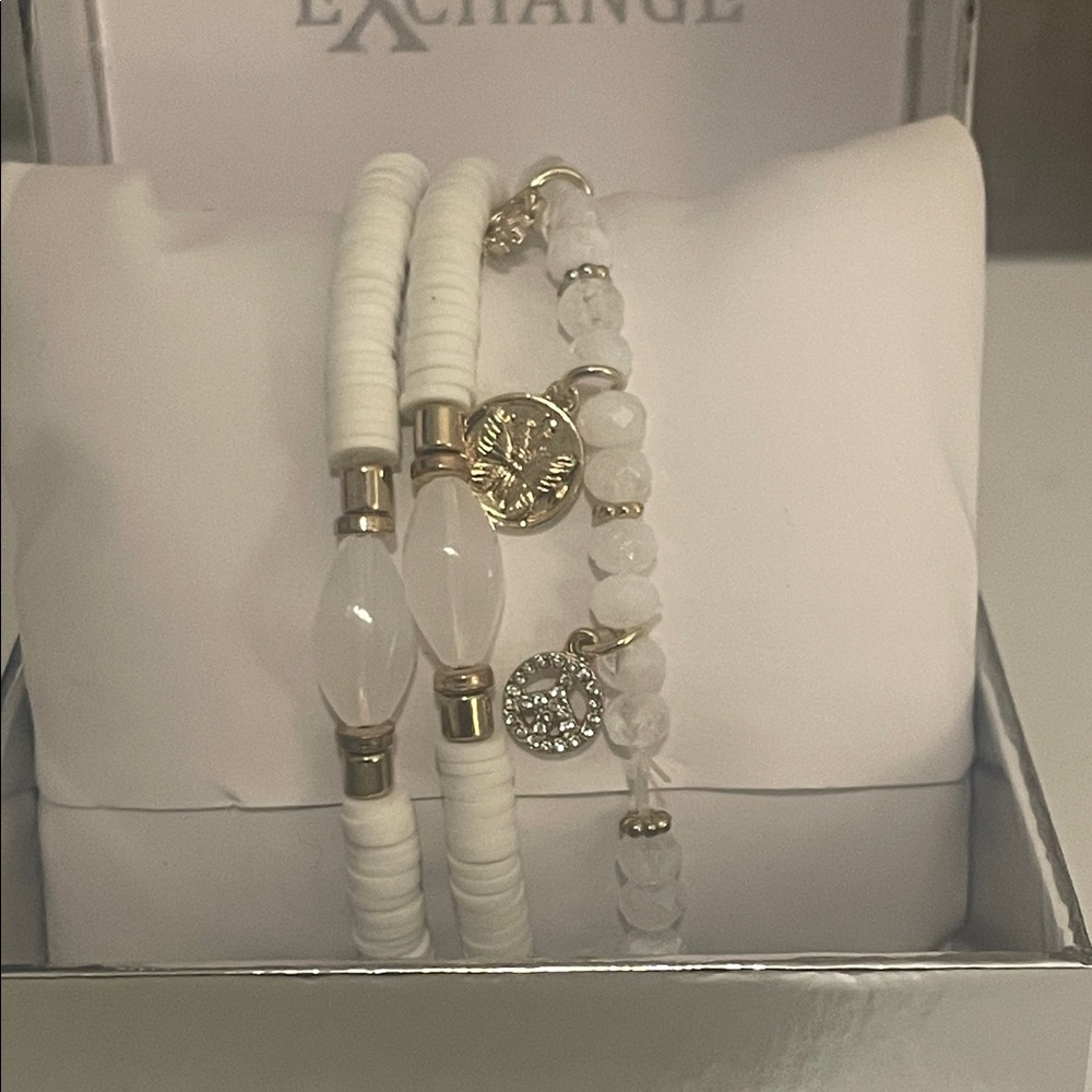American Exchange White Beaded Stretch Bracelet Set Gold Accents - Picture 3 of 3